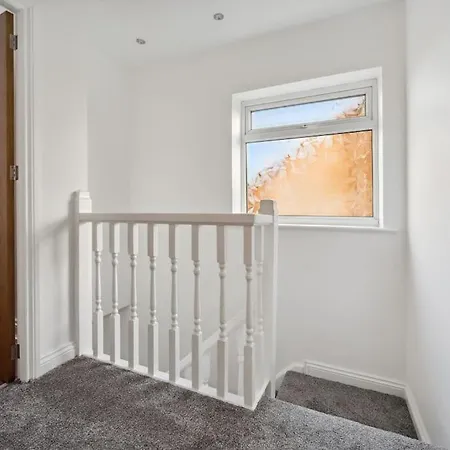 House In Heald Green Village Manchester Exterior photo